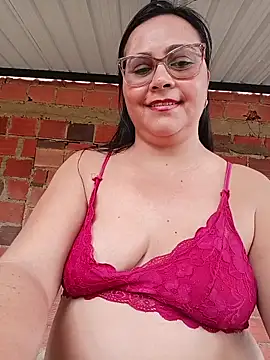 Dirty-Momm-Divorced-Hot