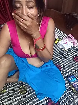 Webcam Model (Little-Roshni)  is live.Free join now!