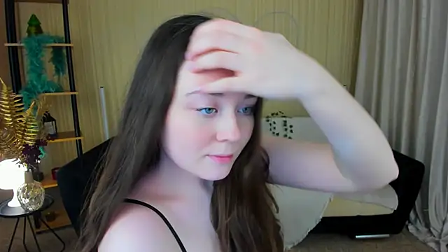 AlluringLookk webcam