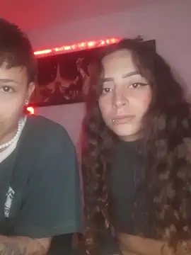 AlexxaAndRileyy webcam