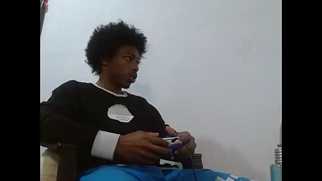 Larry-n-clouds webcam