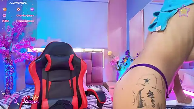 mia_thompsonn_ webcam