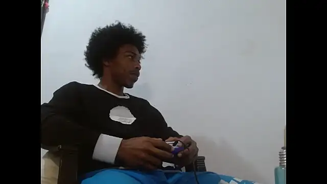 Larry-n-clouds webcam