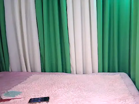 ur_hot_jenelle webcam