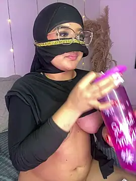 maisa_issa (F young) - SPREAD PUSSY LIPS