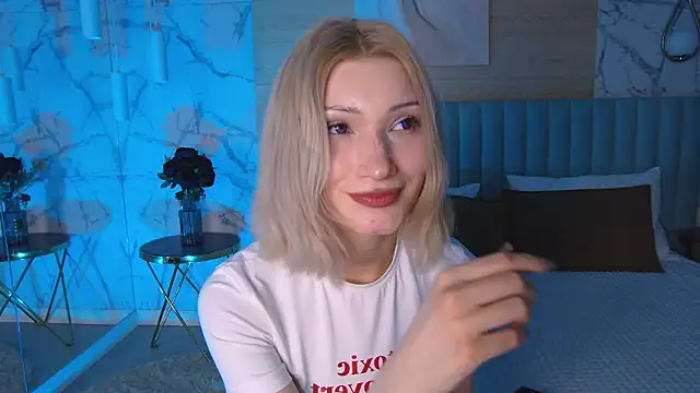 carolreeves (F young) - lift up T-shirt and massage  boobs