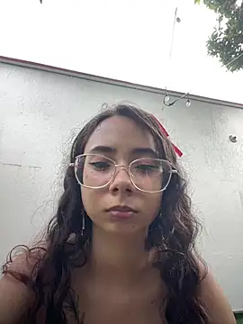 alicia-petite webcam