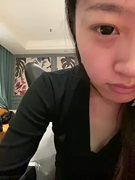 美女MengMeng0515在线直播