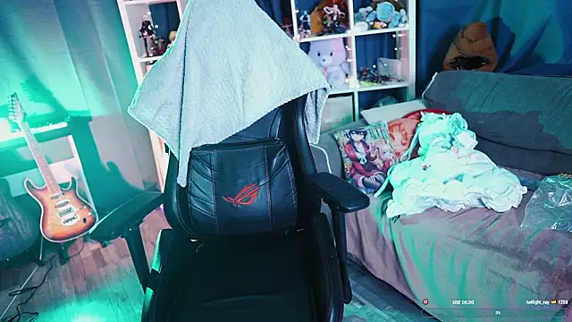 MadnessAlison webcam