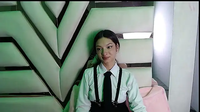 aurora_18 - Aurora_18's free webcam - UK Sex Cams