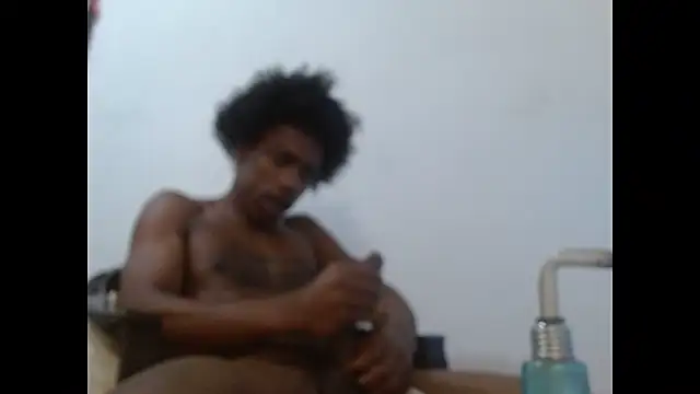 larry-n-clouds - Larry-n-clouds's free webcam - UK Sex Cams