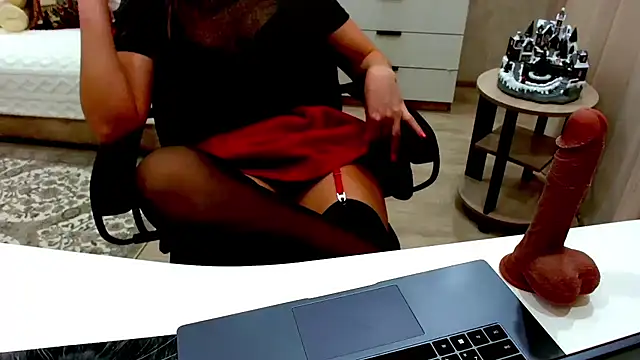 evelove33 - EveLove33's free webcam - UK Sex Cams