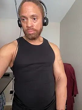 fathero1time (M mature) - 4000 tokens and I bust this NUT! 💰 💰💰