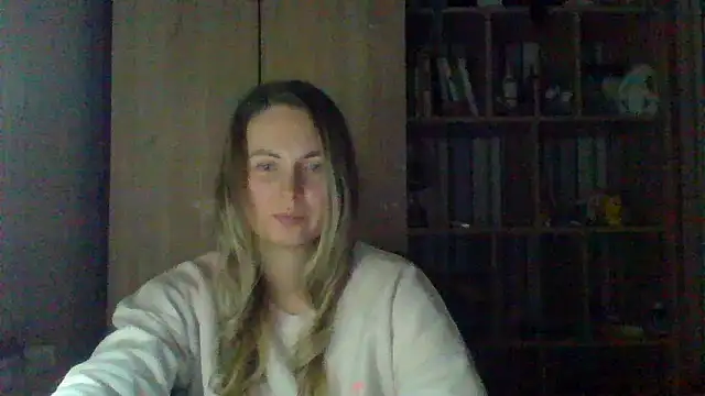 VikiLove765 webcam