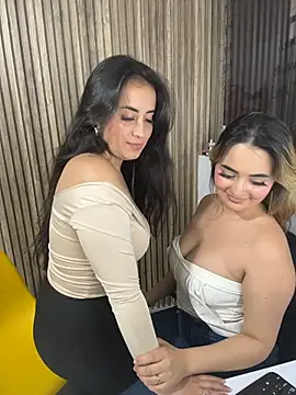 Antonella_Julieta webcam