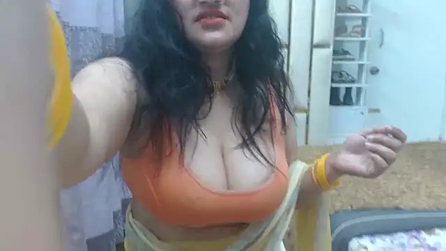 Lovelywife786 webcam