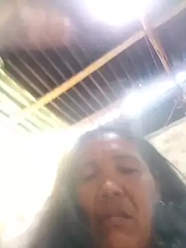 Webcam Model (sara_milf777) is live