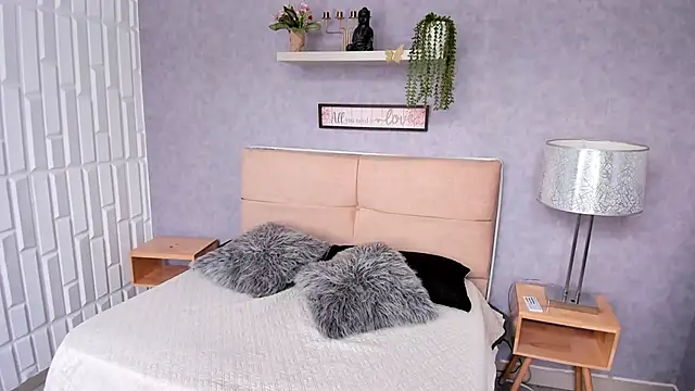 lulubeerry - LuluBeerry's free webcam - UK Sex Cams