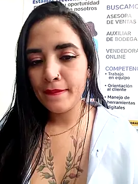 maye__13 - MAYE__13's free webcam