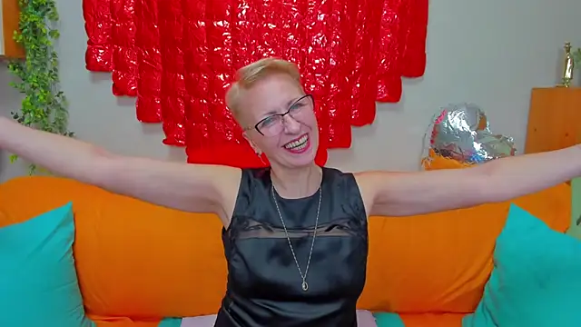 iamyourdream89 - Iamyourdream89's free webcam - UK Sex Cams