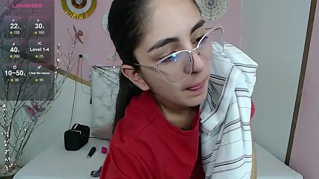 sofi_san (F teen) - 4 fingers in the shell 3 mtos