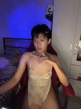 plaxtique (T young) - make me crazy with vibrations, and cumsh