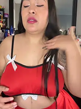 latina_curvy22 webcam