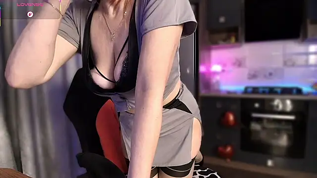 emlana (F milf) - Squirt + hot pic