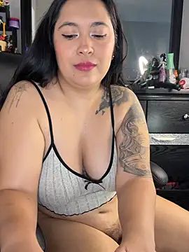 latina_curvy22