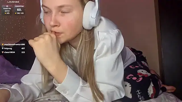 karinrobertson - KarinRobertson's free webcam - UK Sex Cams