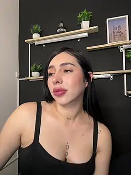 Webcam Model (isabella_jade)  is live.Free join now!