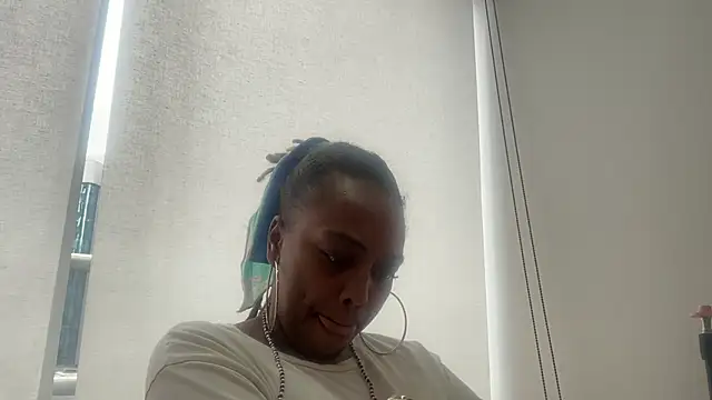 ChocolateCakeQueen webcam