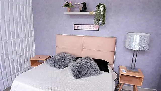 lulubeerry - LuluBeerry's free webcam - UK Sex Cams