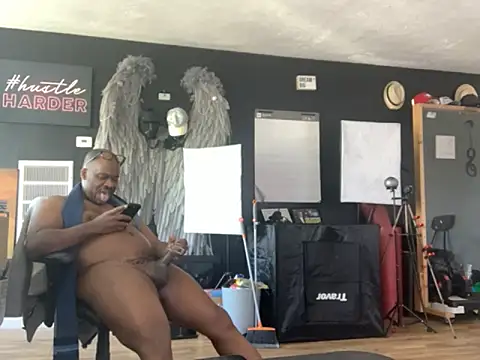 bigshh8 (Ask my age) - 🥰