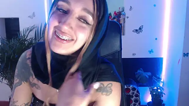 lia-mitch (F young) - SHOW OIL IN UNDERWEAR