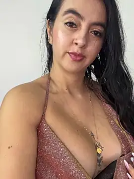 salo-rousee (F young) - sucking fingers