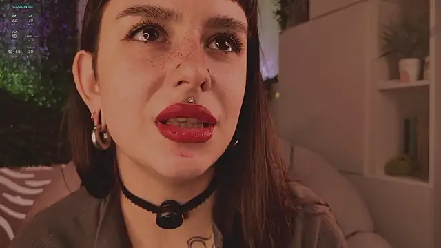 MichaellaMoon webcam