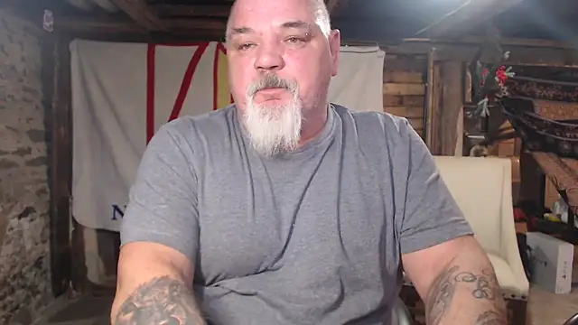 newfiesausage1972 - Newfiesausage1972's free webcam - UK Sex Cams