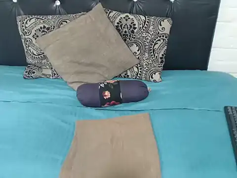 InnocentSlutX webcam