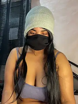 Nabila-hanouna webcam