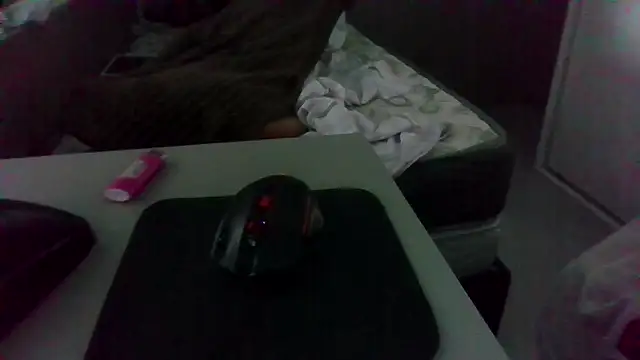 JUNINHOLEKEJR webcam