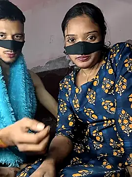 couplegk71 - Couplegk71's free webcam