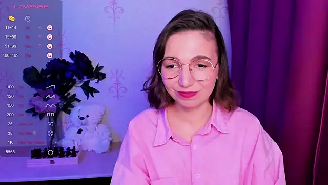 KindHazelHere_ webcam