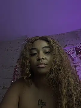 Webcam Model (pamela_west)  is live.Free join now!