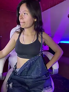 Ninffa_pinkk21 webcam