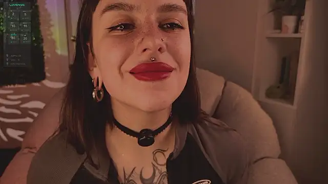 MichaellaMoon webcam