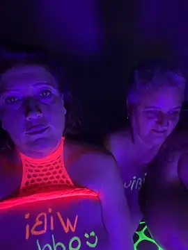 xsexycurvymilf (Ask my age) - change to neon party