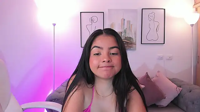 Layla_Breezee webcam