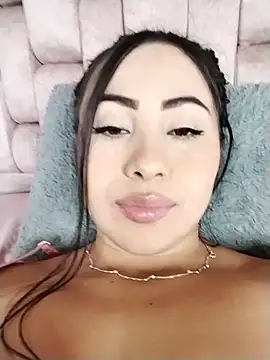 Webcam Model (Emma_Evelyn)  is live.Free join now!