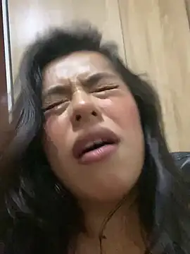 Webcam Model (foxxy_lover)  is live.Free join now!